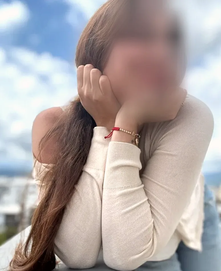 Lena, 32