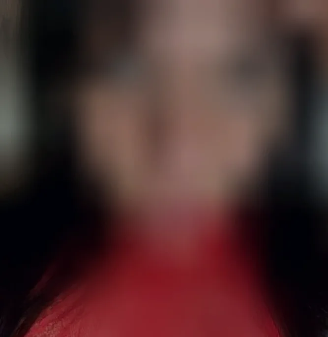Leonie, 32