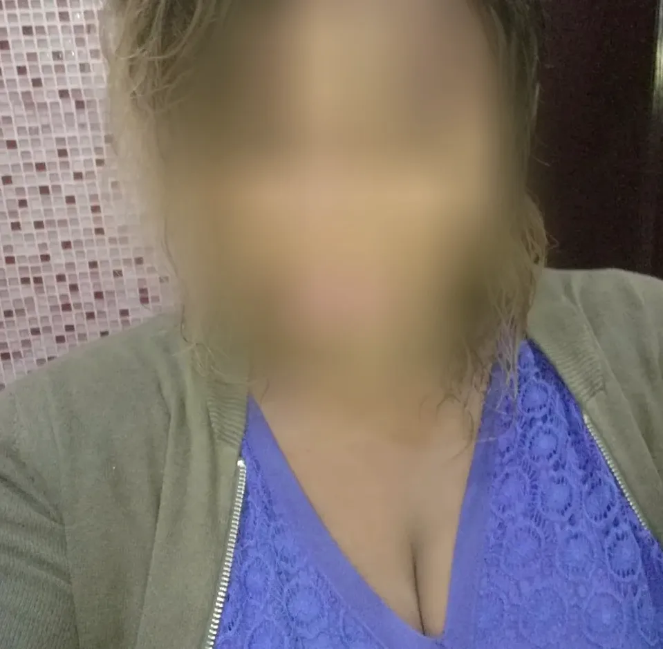 Simone, 27